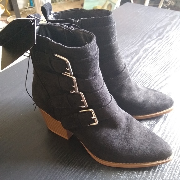 Forever 21 Shoes - NWT Forever 21 Black Buckled Booties